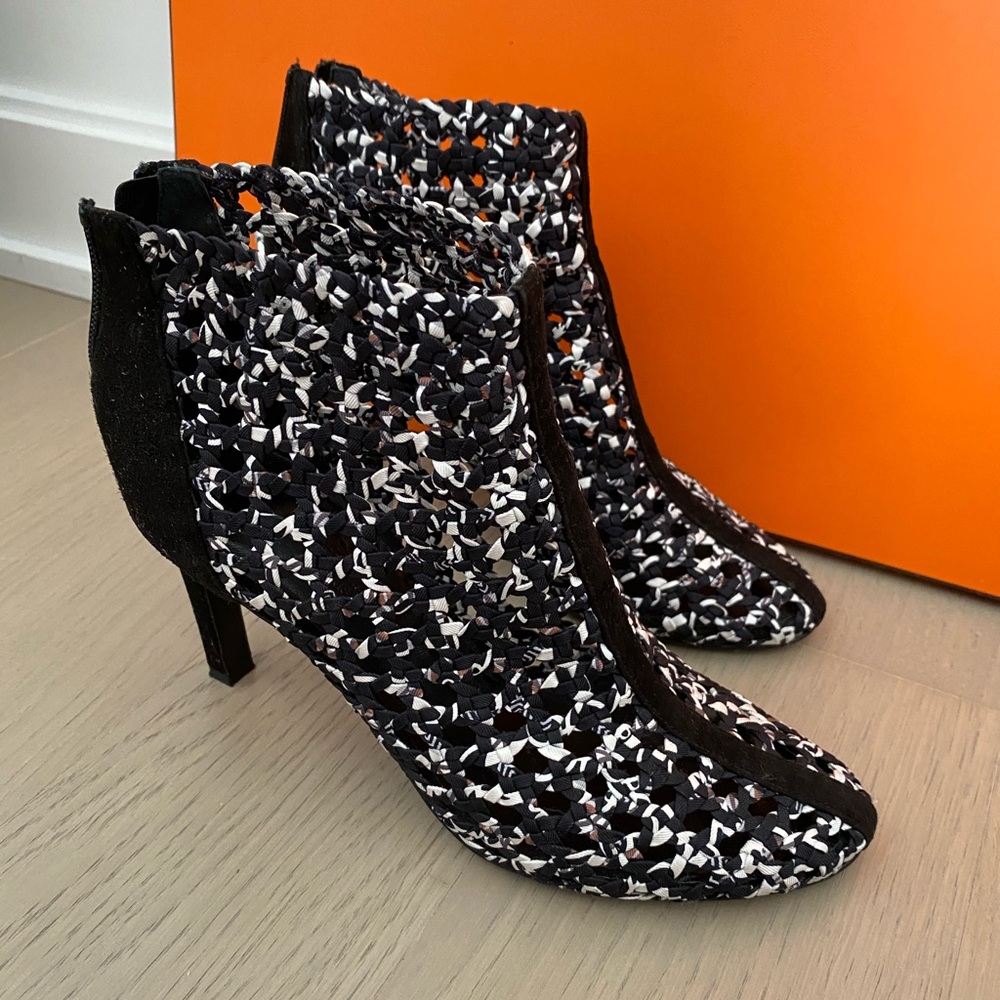 Hermès Limited Edition Heel